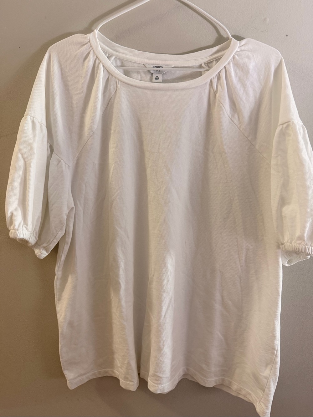 crown & ivy White Short Puff Sleeve Top